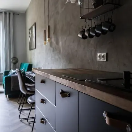 Golden In - Stylish And Cozy - Zabkowska A * Warsaw