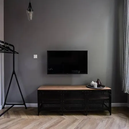 Golden In - Stylish And Cozy - Zabkowska A * Варшава