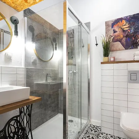 Golden In - Stylish And Cozy - Zabkowska A ורשה